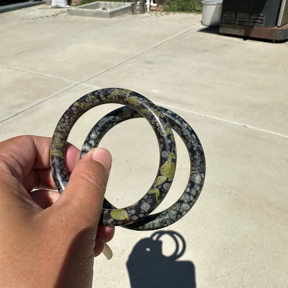 Unique Stone Pattern Bangle - Picture 3 of 3